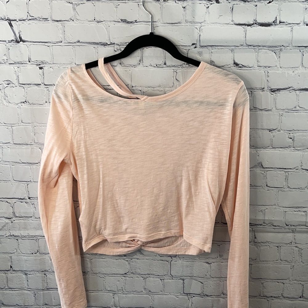 🎀💖 Express Cropped Pink Tie-Front Top - Size Small - Picture 3 of 4